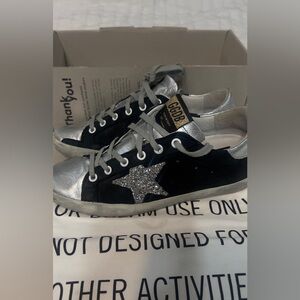 Golden Goose Super-Star Low Top sneaker in silver leather with black suedeSize 7